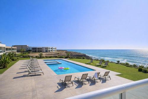 Panoramic Oceanfront Resort Style Condo