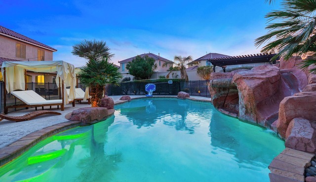Paradise Found: Luxurious Poolside Escape