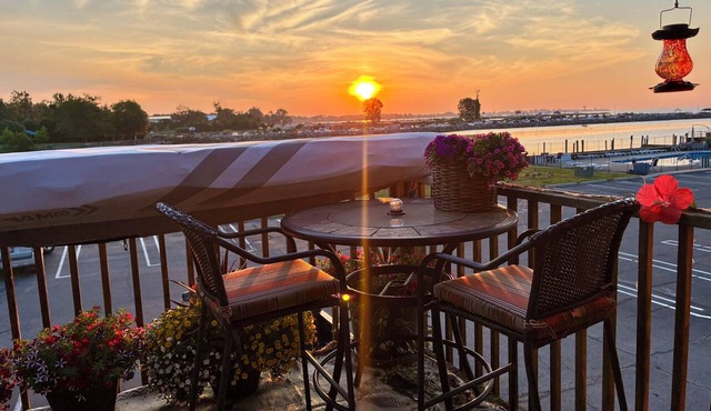 Peaceful Waterfront End-Unit Loft. Fully Furnished. 2BR/2BA