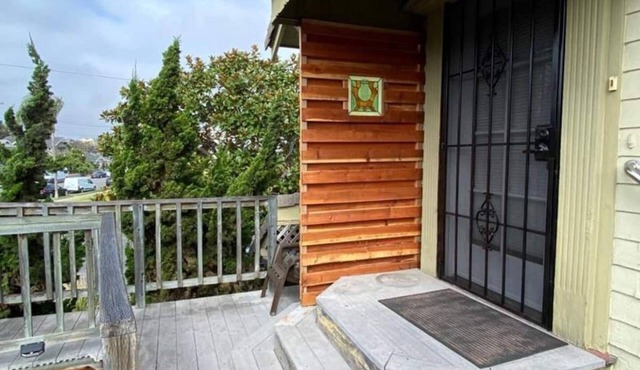 Peterson Retreat In The Heart Of San Diego 1 Bedroom Apts by RedAwning