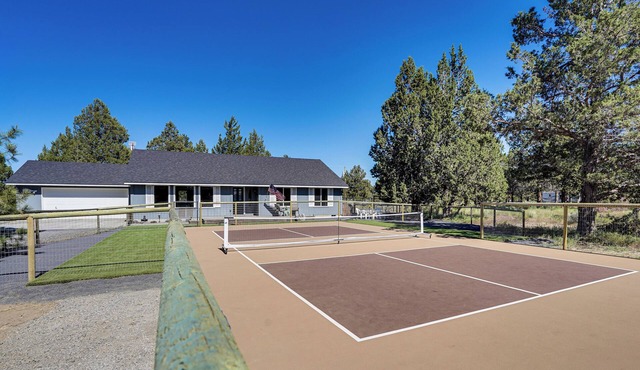 Pickleball Country Retreat in Bend!