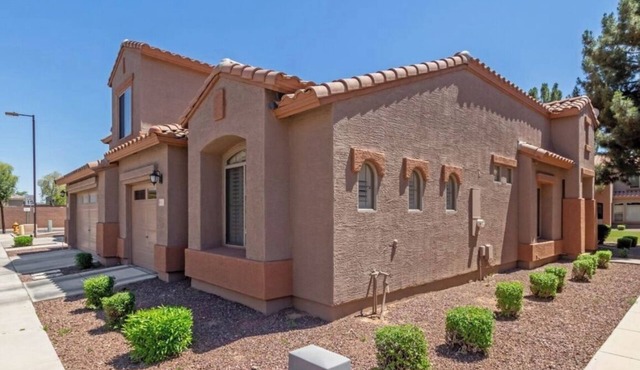 Pilot's Lounge - 2 miles from Chandler Municipal Airport