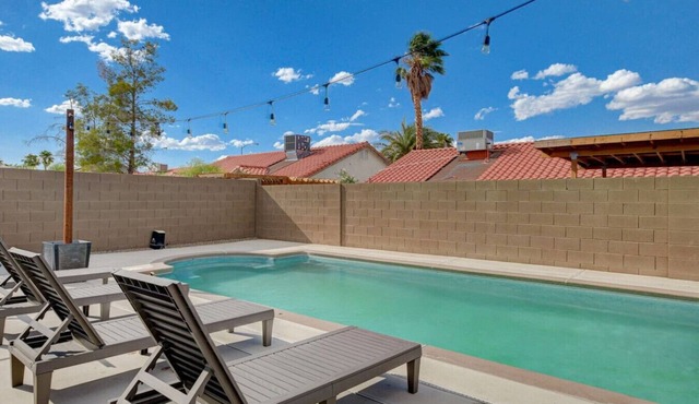Pool and Arcade 4BR Vacation!