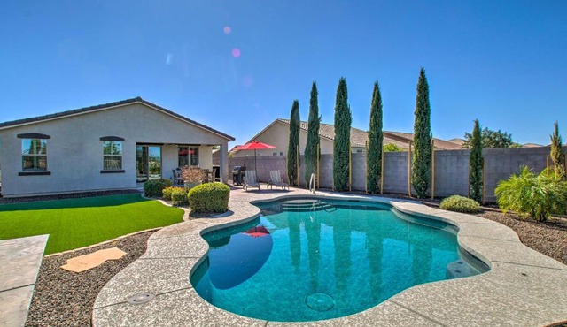 Pool & Covered Patio: Family Gem in San Tan Valley