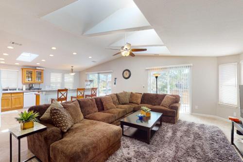 Pool & Hot Tub Access: 'Lake Havasu Lakehouse'