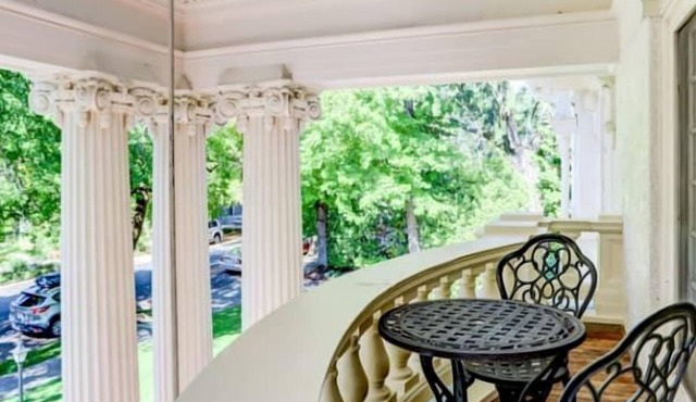 Portland's White House Bed & Breakfast - The Ike & Mamie Room