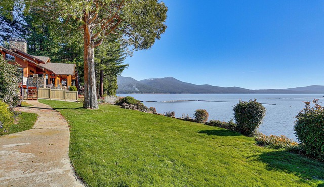 Private Boat Slip & Views: Lake Almanor Getaway!