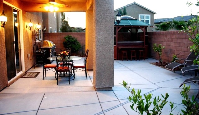 Private Home w/Game Room & Spa!