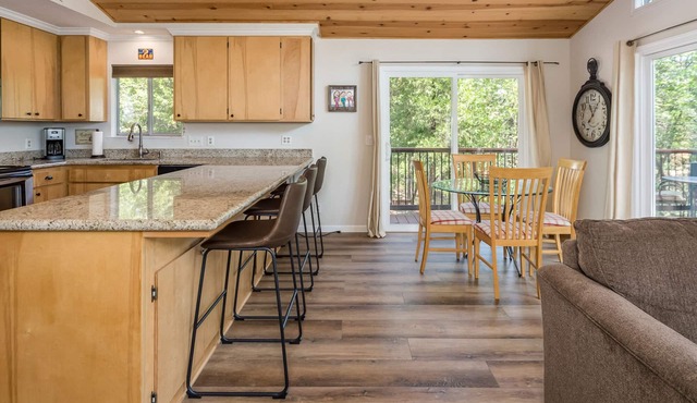 PRIVATE HOT TUB + ACCESS TO BLS RECREATION CENTER