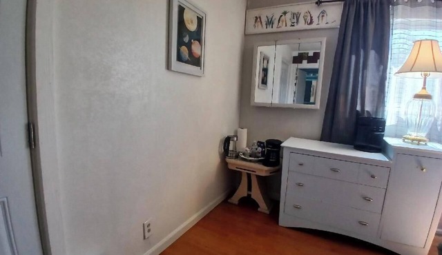 Private Room with Ensuite Bath - Separate Entrance and Exit!