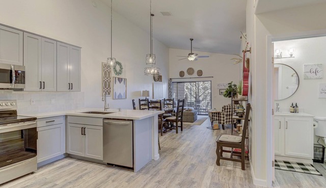PROMO 10%WEEKLY/15%MONTHLY DISCOUNT Modern Bear Lake Cabin -Complete Remodel🐻
