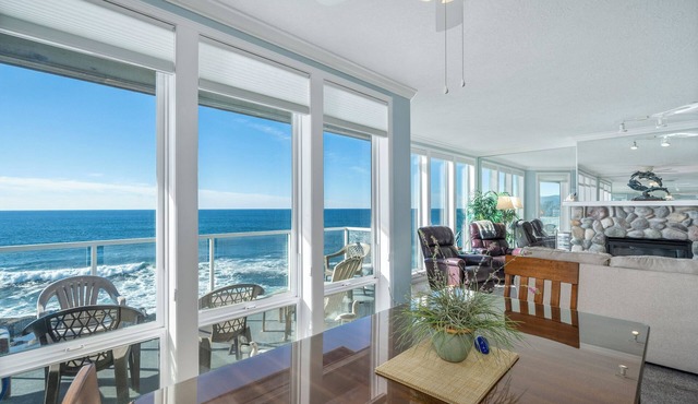 Promo! Three Bedroom Oceanfront Condo, Wifi, HDTV, Hot Tub and Indoor Pool