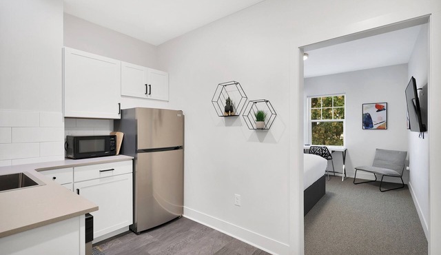Queen Bed + Kitchen + Washer/Dryer, Mt Shasta #206