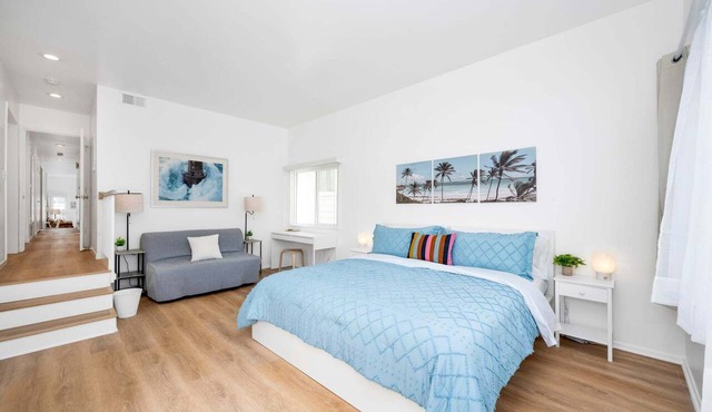 Quiet Newport Home w/2 Kings/Office/Walk to Ocean