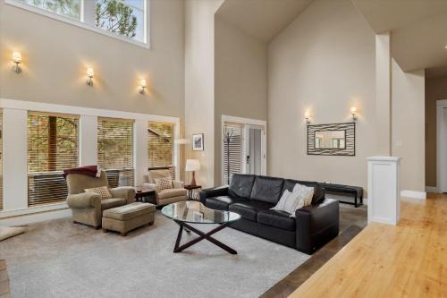 Rafters Court Retreat in Bend OR