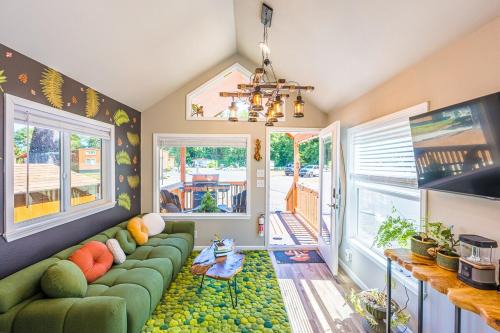 Rainforest Tiny Home Retreat Enchanted in Forks