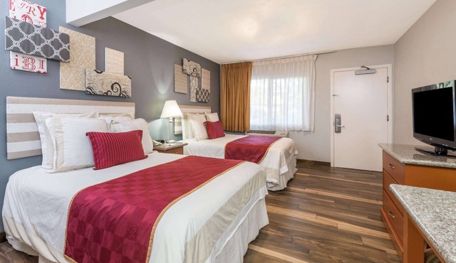 Ramada by Wyndham near SeaWorld / Mission Beach