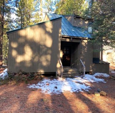 RC8 - Cute & Cozy Cabin