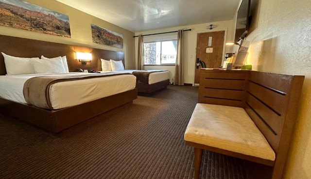 Red Feather Lodge/Hotel