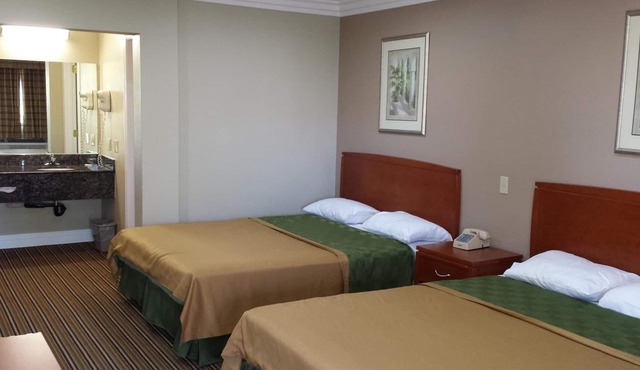 Regency Inn And Suites
