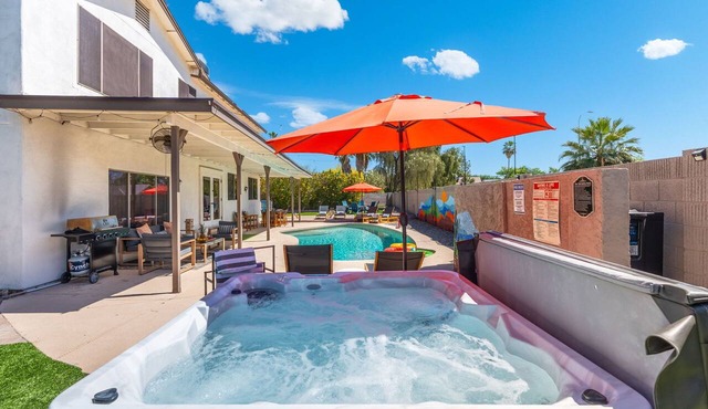 Relax & Recharge ~ FREE Heated Pool ~Hot Tub~ Game Room ~ Putting Green~ Arcades