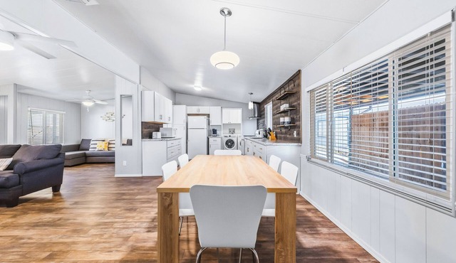 Remodeled 3 BDR across from the River Sleeps 10
