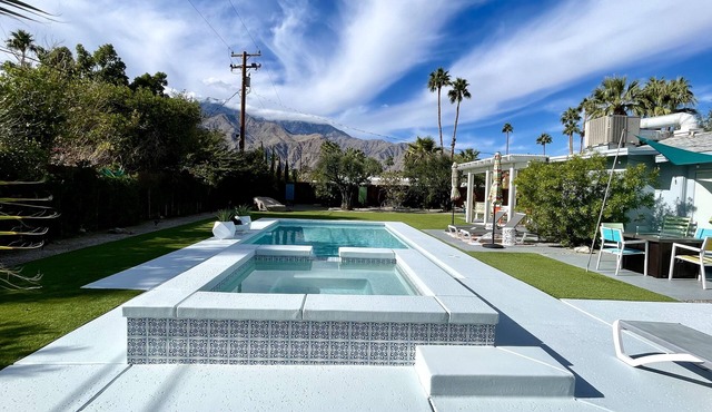Remodeled Home w/30-Ft Pool, 8-Person Spa, Free WIFI & Stunning Mountain Views