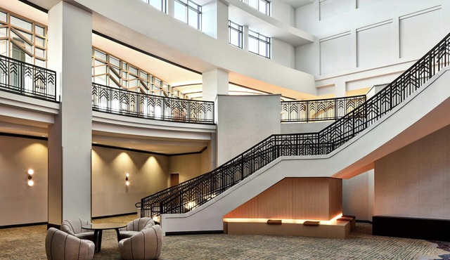 Renaissance® Phoenix Glendale Hotel & Conference Center