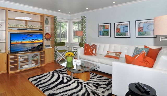 Restaurants are OPEN! 1 BD/1BA Walk to Beach! - COASTAL ESCAPE