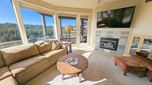 River Ridge 324A
