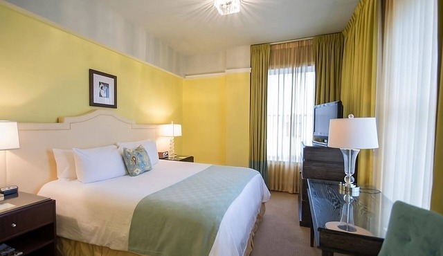 Romantic Portland Retreat | Pet-Friendly | Near Portland Art Museum - 0.5 mi