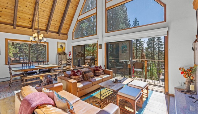 Rustic Ridge Retreat, 5 min to Kings beach