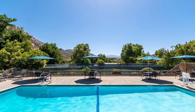 San Diego Country Retreat | Full Kitchen | Free Parking