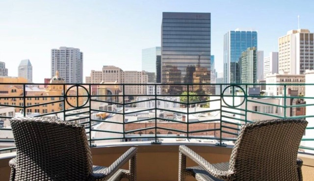 San Diego | Gaslamp Nightlife Trip | Sauna & City Stay