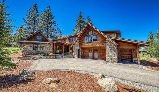 Schaffer's Mill Luxury Home, Hot Tub, Golf & Mountain Views, Amenities Access