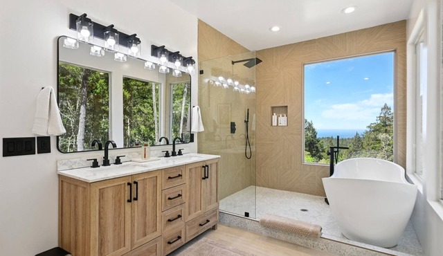 Seaside Ridge Above the Fog | Hot Tub, Ocean View