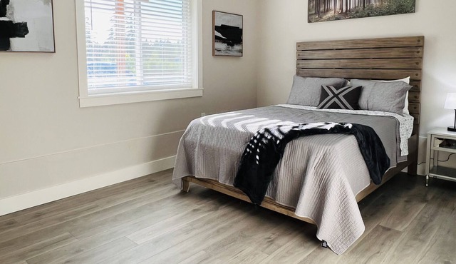 Serene, New FULL KITCH. Countryside Guest suit