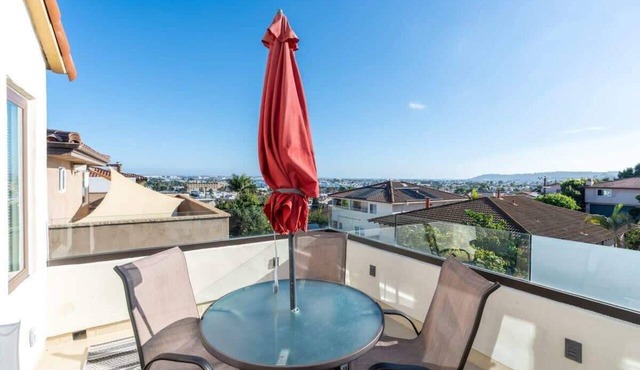 Serene Point Loma Retreat - Modern 2BR with Views of Point Loma