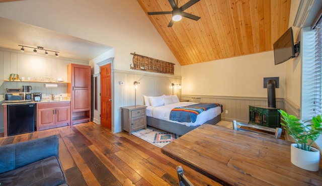Shasta View Lodge - Cabin 1