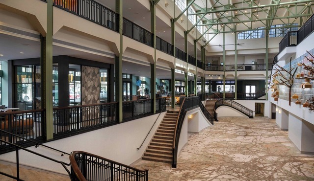 Sheraton Grand Sacramento Hotel