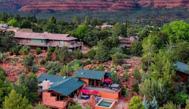 Silver Sage - World Class Sedona Mountain Views and Hot Tub