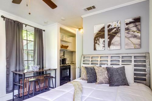 Sleek Couple’s Studio in Clarksdale!