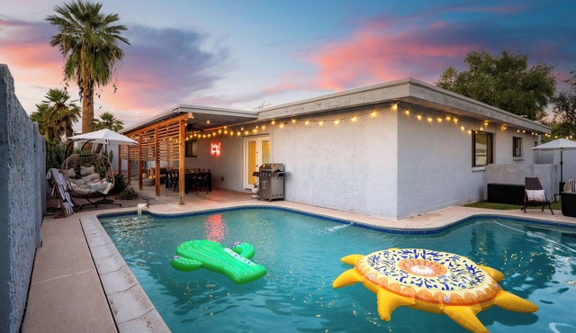 Sleeps 16! Luxury Phoenix Retreat Near Biltmore- Pool, Theater & Game Room.