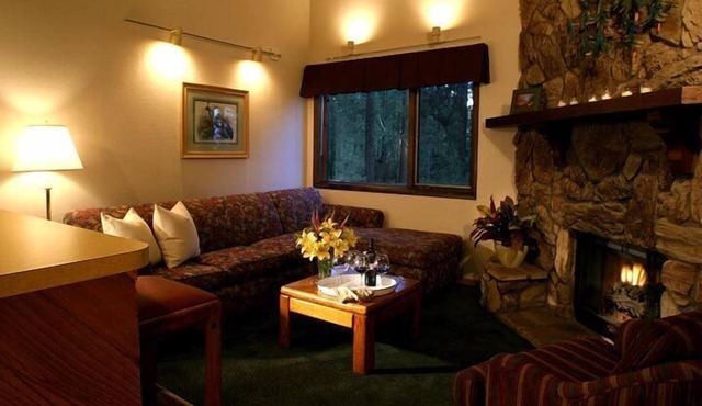 Snow Lake Lodge - Heated Outdoor Pool and Hot Tub