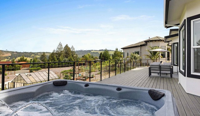 Sonoma Luxe: Hot Tub | Views | Game Room | Theater