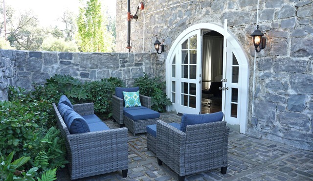 Sonoma Stonehouse, Wine Country Vibes