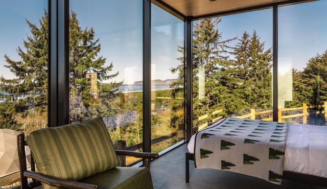 South Cape Mirror Cabin, Queen - Floor to Ceiling Expansive Views