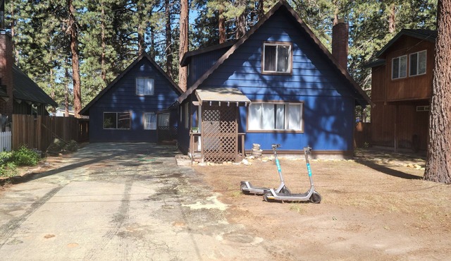 South Lake Mid Town Chalet - 3min to the Beach and Ski Run!