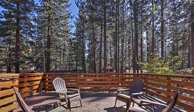 South Lake Tahoe Home w/ Spacious Backyard!