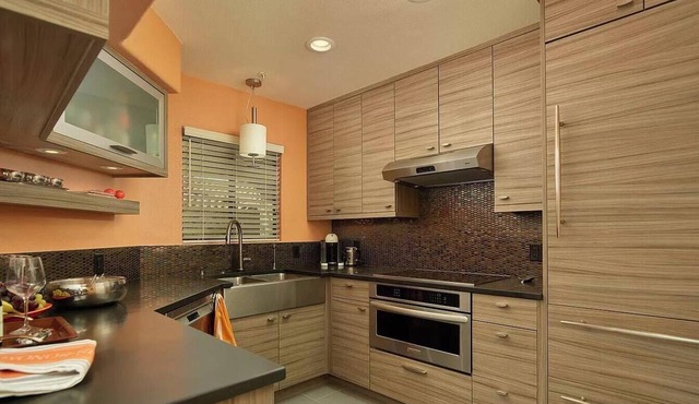 Spacious 2-bedroom condo in the Catalina Foothills. Heated pool gym included.